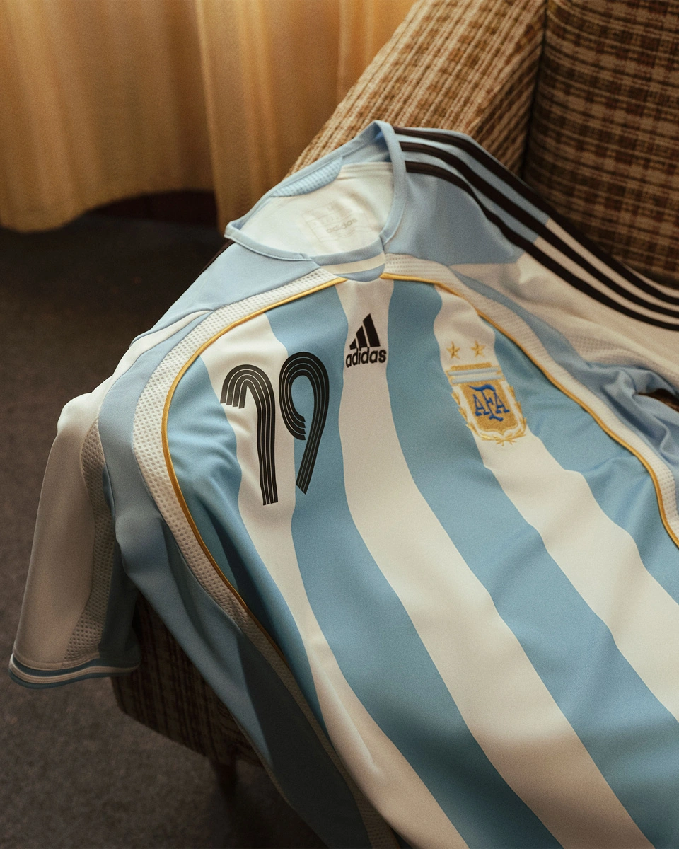 阿根廷国家队 2006 年世界杯复刻版球衣 © 球衫堂 kitstown
