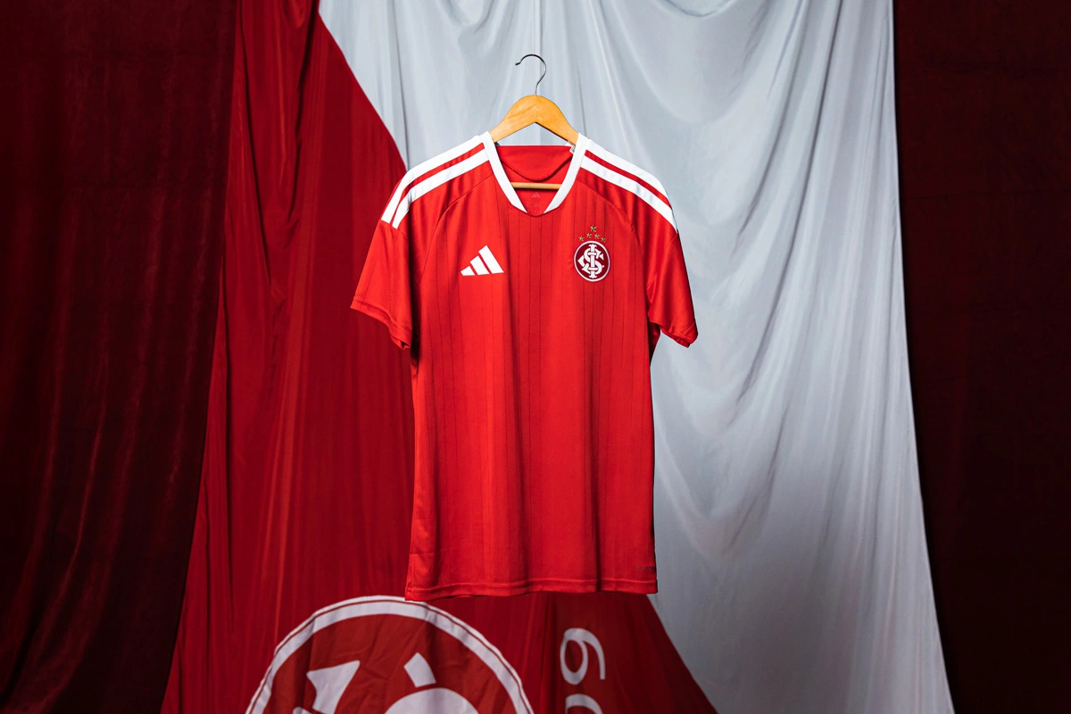 国际 2026 赛季主场球衣 © 球衫堂 kitstown 国际 2026 赛季主场球衣 © 球衫堂 kitstown