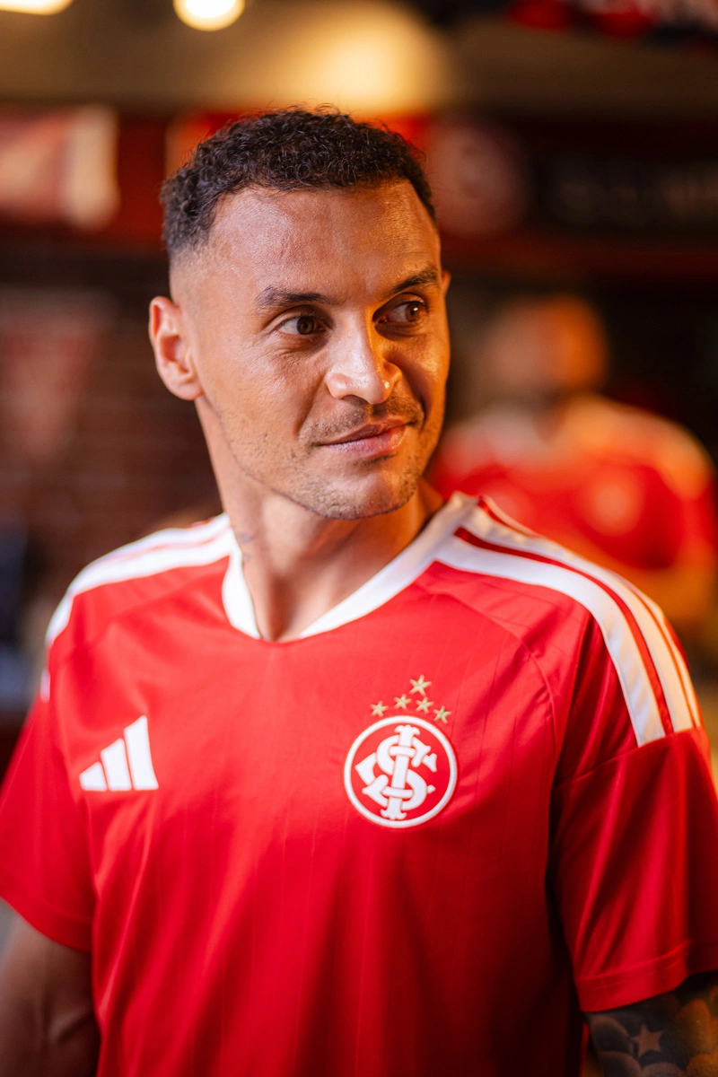 国际 2026 赛季主场球衣 © 球衫堂 kitstown 国际 2026 赛季主场球衣 © 球衫堂 kitstown