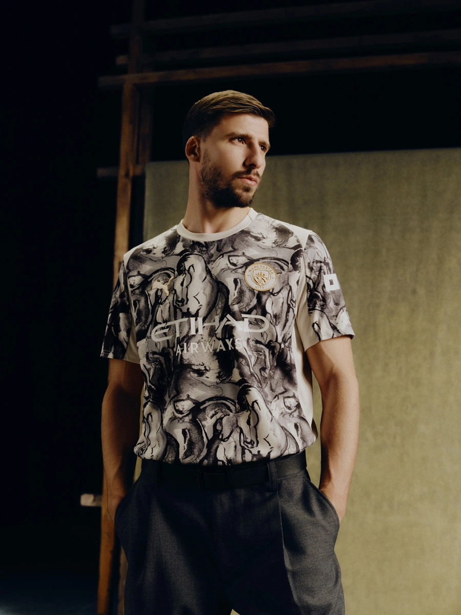 PUMA 发布 2026 曼彻斯特城马年新春特别系列 © 球衫堂 kitstown