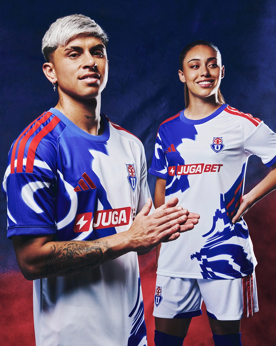 智利大学 2026 赛季主客场球衣 © 球衫堂 kitstown 智利大学 2026 赛季主客场球衣 © 球衫堂 kitstown