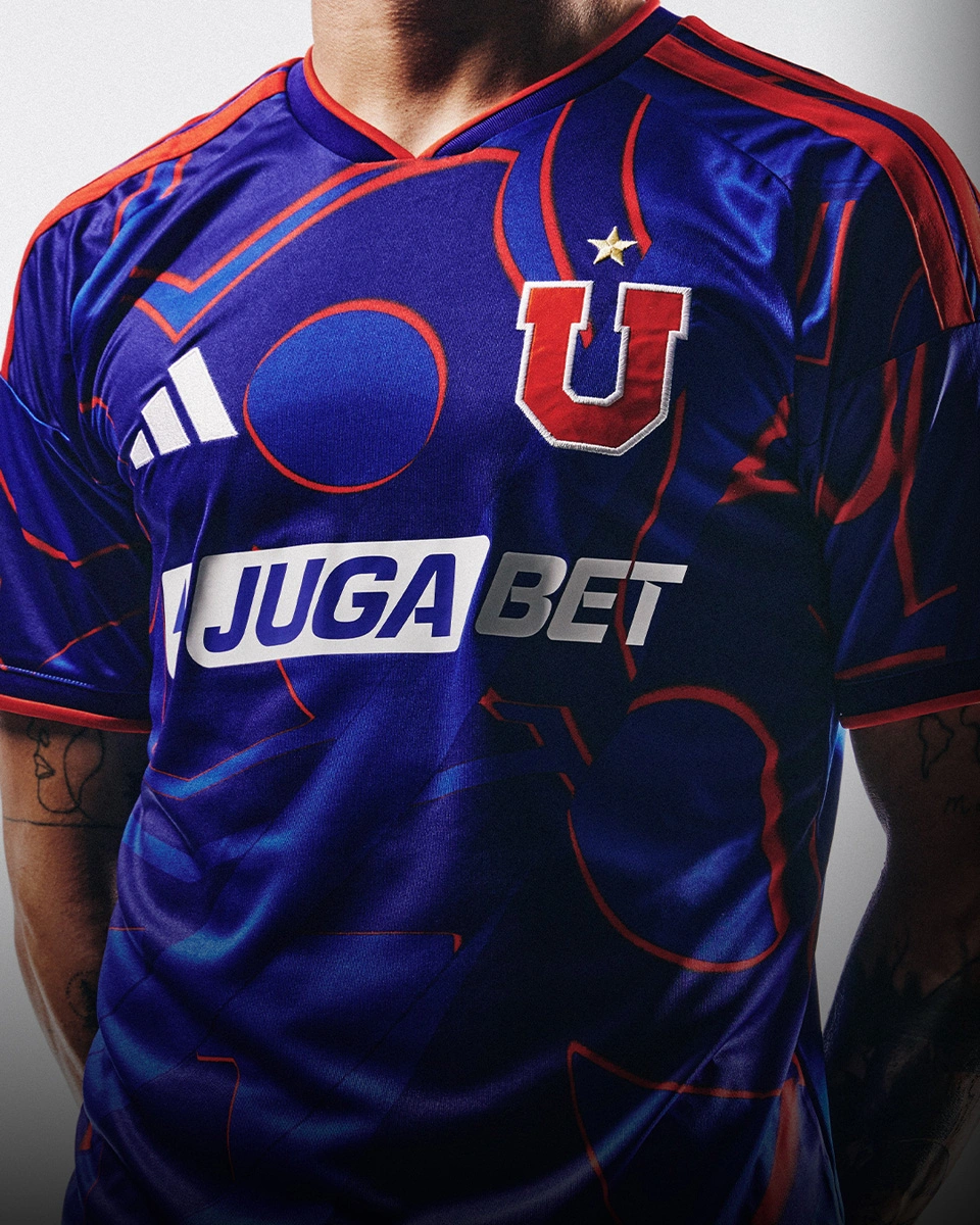 智利大学 2026 赛季主客场球衣 © 球衫堂 kitstown 智利大学 2026 赛季主客场球衣 © 球衫堂 kitstown