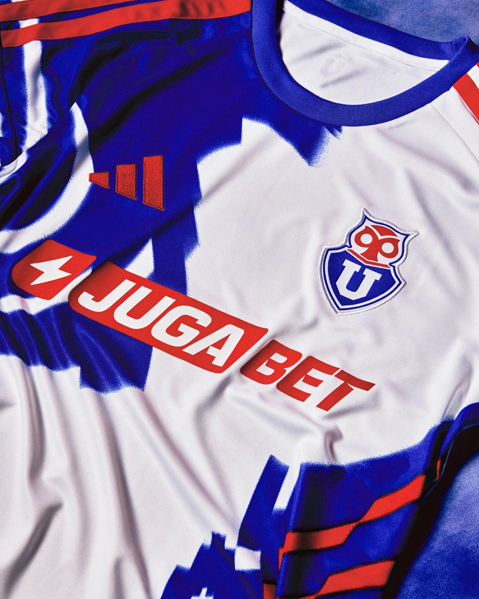 智利大学 2026 赛季主客场球衣 © 球衫堂 kitstown 智利大学 2026 赛季主客场球衣 © 球衫堂 kitstown