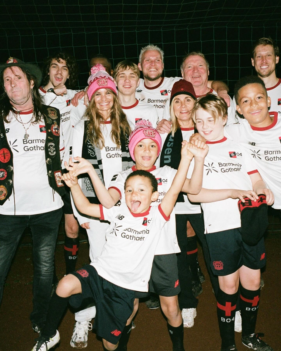 勒沃库森“球迷会五十周年”特别球衣 © 球衫堂 kitstown