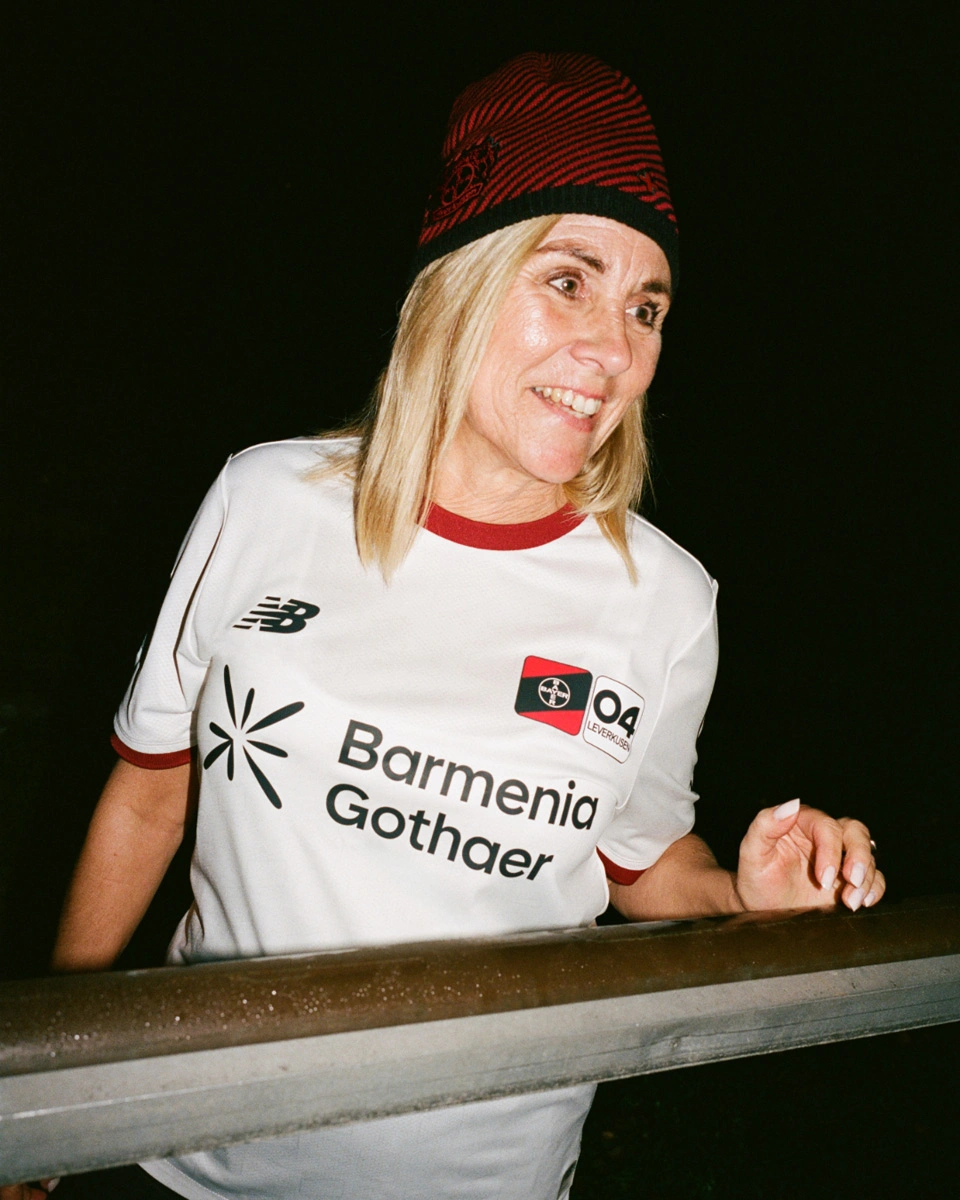 勒沃库森“球迷会五十周年”特别球衣 © 球衫堂 kitstown