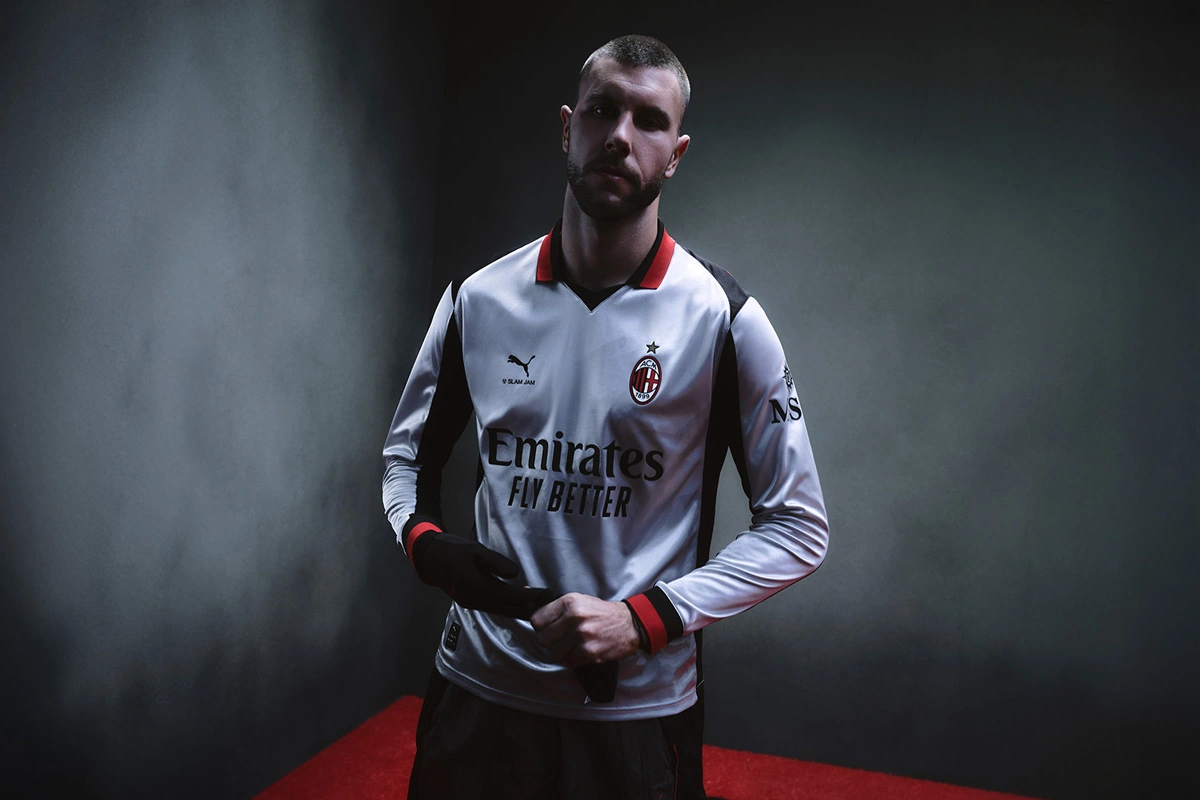 PUMA × Slam Jam × AC米兰 2025-26 赛季第四球衣 © 球衫堂 kitstown PUMA × Slam Jam × AC米兰 2025-26 赛季第四球衣 © 球衫堂 kitstown