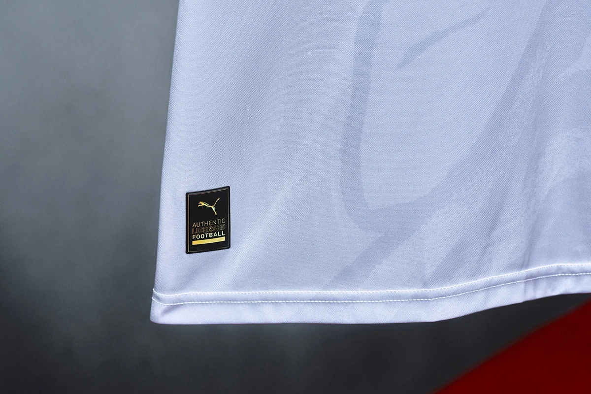 PUMA × Slam Jam × AC米兰 2025-26 赛季第四球衣 © 球衫堂 kitstown PUMA × Slam Jam × AC米兰 2025-26 赛季第四球衣 © 球衫堂 kitstown