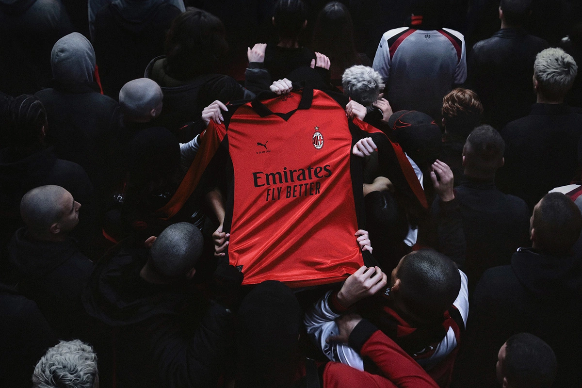 PUMA × Slam Jam × AC米兰 2025-26 赛季第四球衣 © 球衫堂 kitstown PUMA × Slam Jam × AC米兰 2025-26 赛季第四球衣 © 球衫堂 kitstown