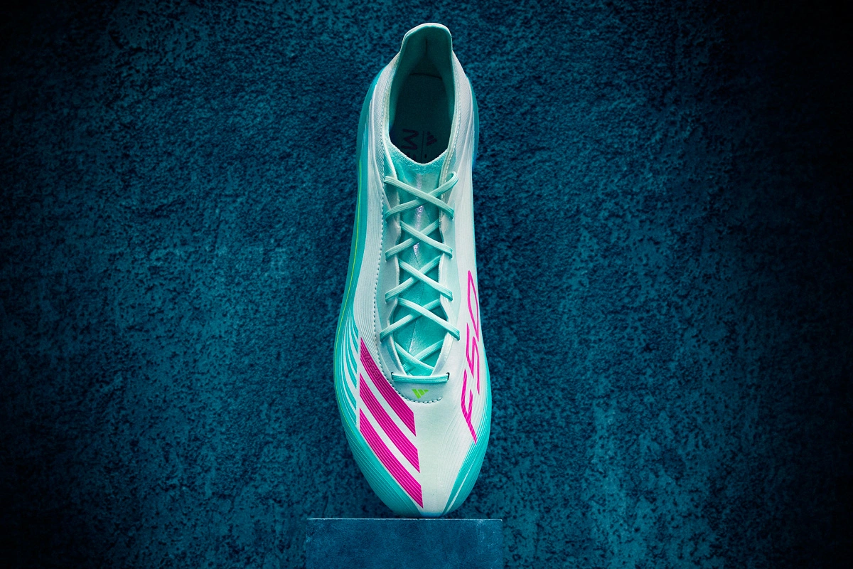 阿迪达斯发布梅西系列 F50 “流光溢彩”配色战靴 © 球衫堂 kitstown