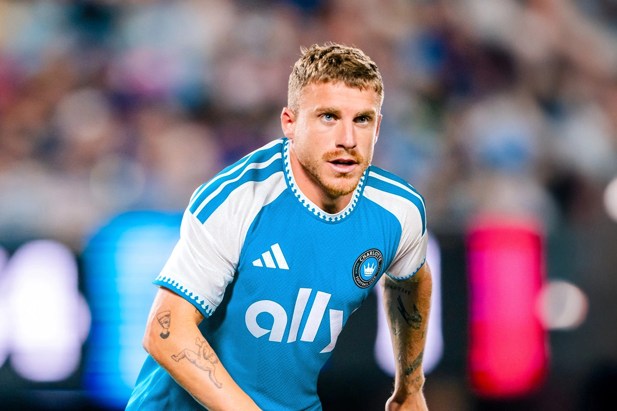 夏洛特 2026-27 赛季主场球衣 © 球衫堂 kitstown 夏洛特 2026-27 赛季主场球衣 © 球衫堂 kitstown