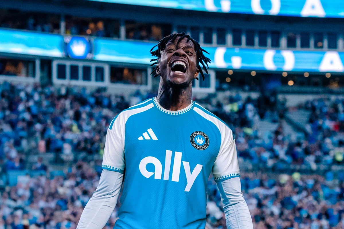 夏洛特 2026-27 赛季主场球衣 © 球衫堂 kitstown 夏洛特 2026-27 赛季主场球衣 © 球衫堂 kitstown