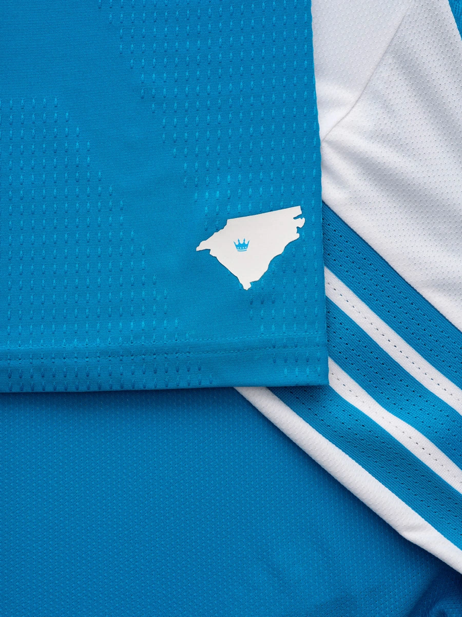 夏洛特 2026-27 赛季主场球衣 © 球衫堂 kitstown 夏洛特 2026-27 赛季主场球衣 © 球衫堂 kitstown