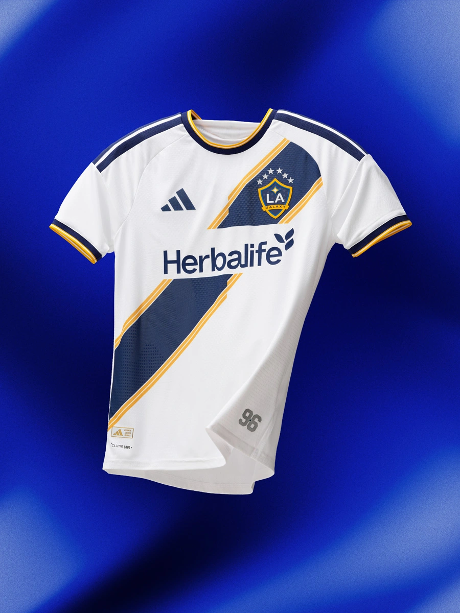 洛杉矶银河 2026-27 赛季主场球衣 © 球衫堂 kitstown 洛杉矶银河 2026-27 赛季主场球衣 © 球衫堂 kitstown