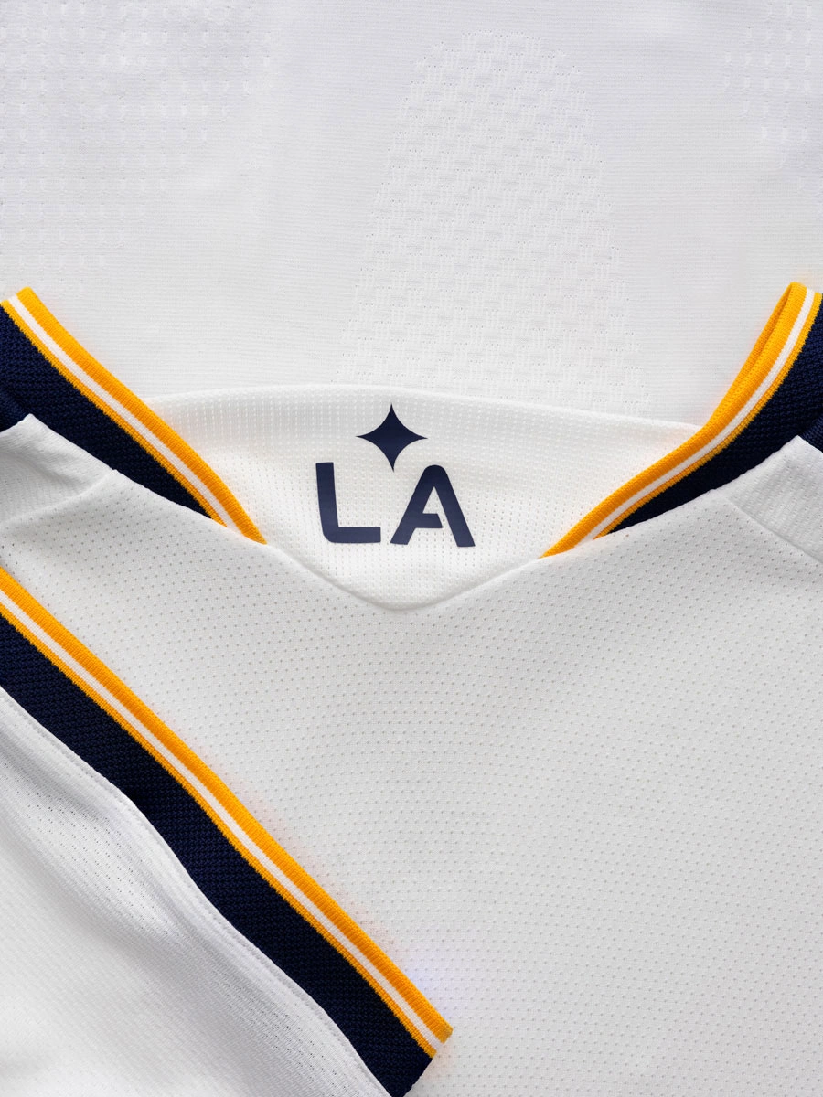 洛杉矶银河 2026-27 赛季主场球衣 © 球衫堂 kitstown 洛杉矶银河 2026-27 赛季主场球衣 © 球衫堂 kitstown