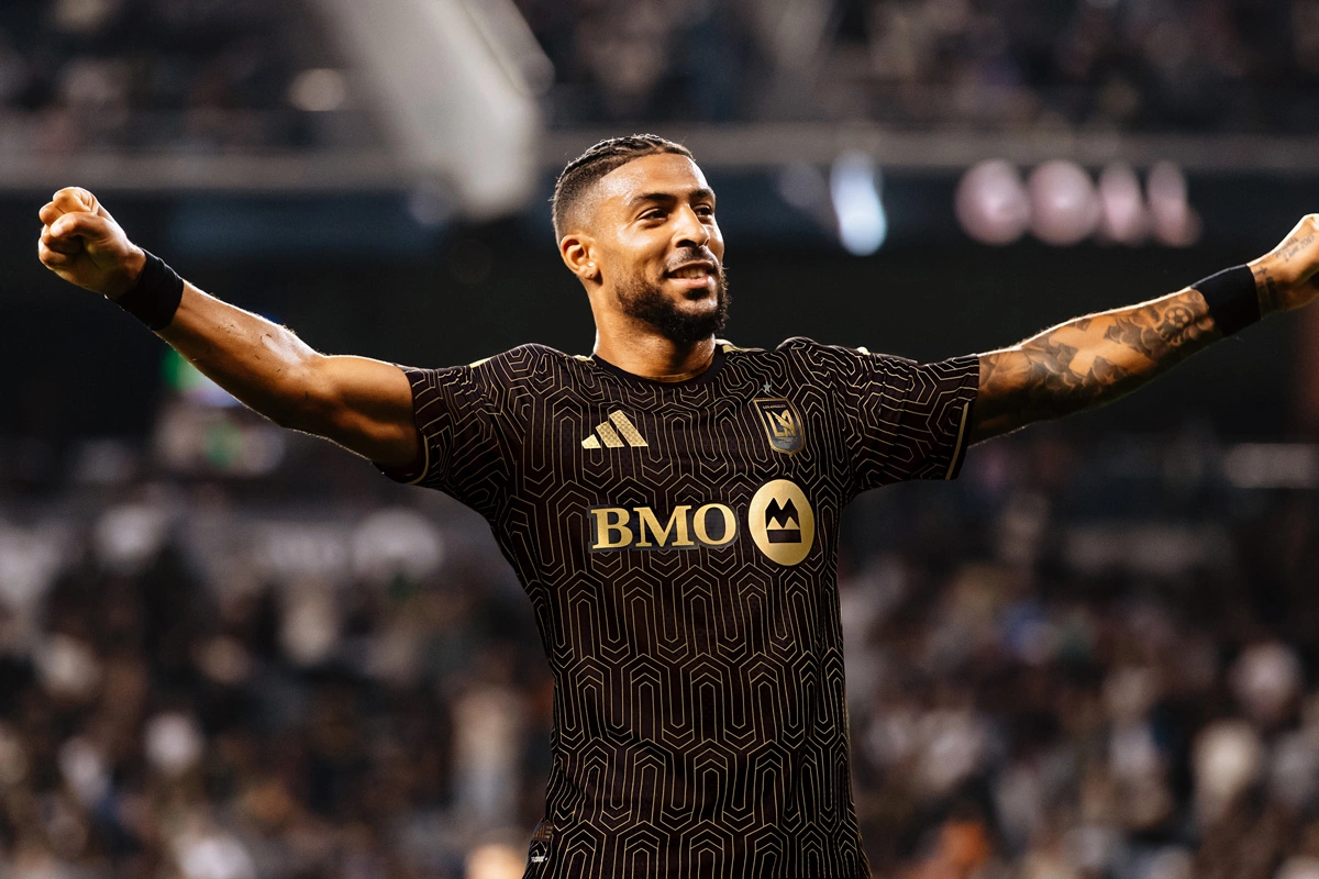 洛杉矶 2026-27 赛季主场球衣 © 球衫堂 kitstown 洛杉矶 2026-27 赛季主场球衣 © 球衫堂 kitstown