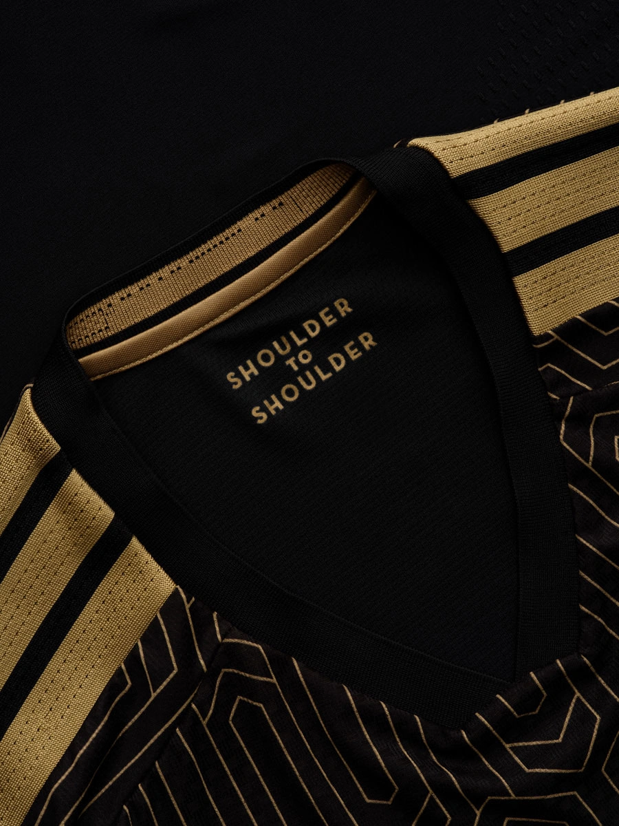 洛杉矶 2026-27 赛季主场球衣 © 球衫堂 kitstown 洛杉矶 2026-27 赛季主场球衣 © 球衫堂 kitstown