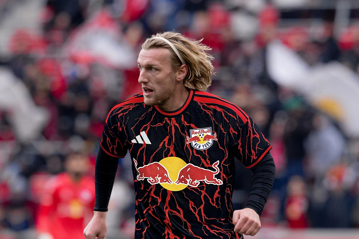 纽约红牛 2026-27 赛季主场球衣 © 球衫堂 kitstown