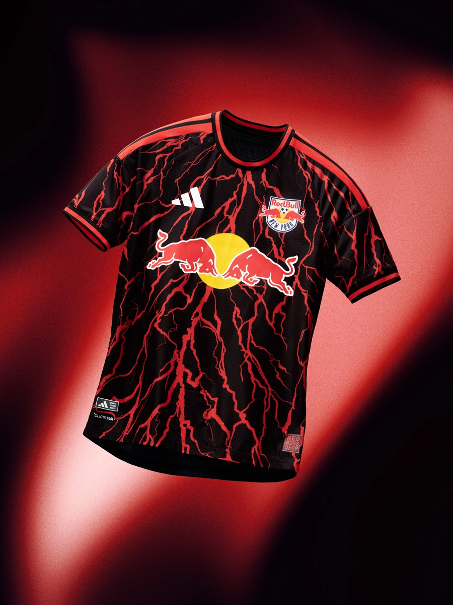 纽约红牛 2026-27 赛季主场球衣 © 球衫堂 kitstown