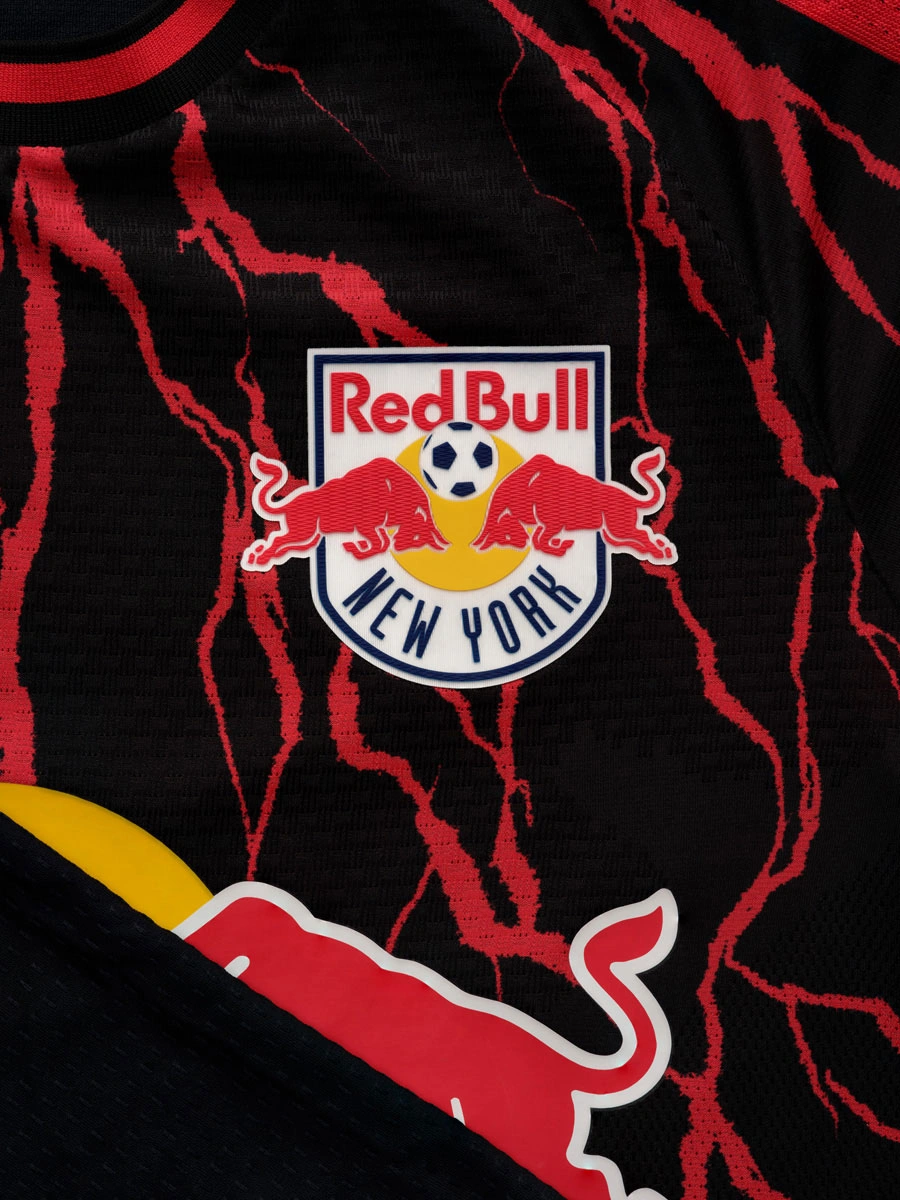 纽约红牛 2026-27 赛季主场球衣 © 球衫堂 kitstown