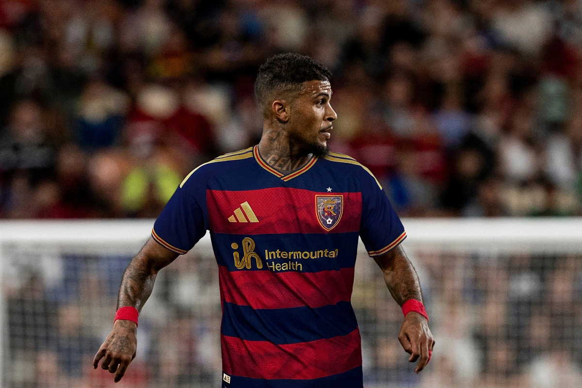 皇家盐湖城 2026-27 赛季主场球衣 © 球衫堂 kitstown 皇家盐湖城 2026-27 赛季主场球衣 © 球衫堂 kitstown