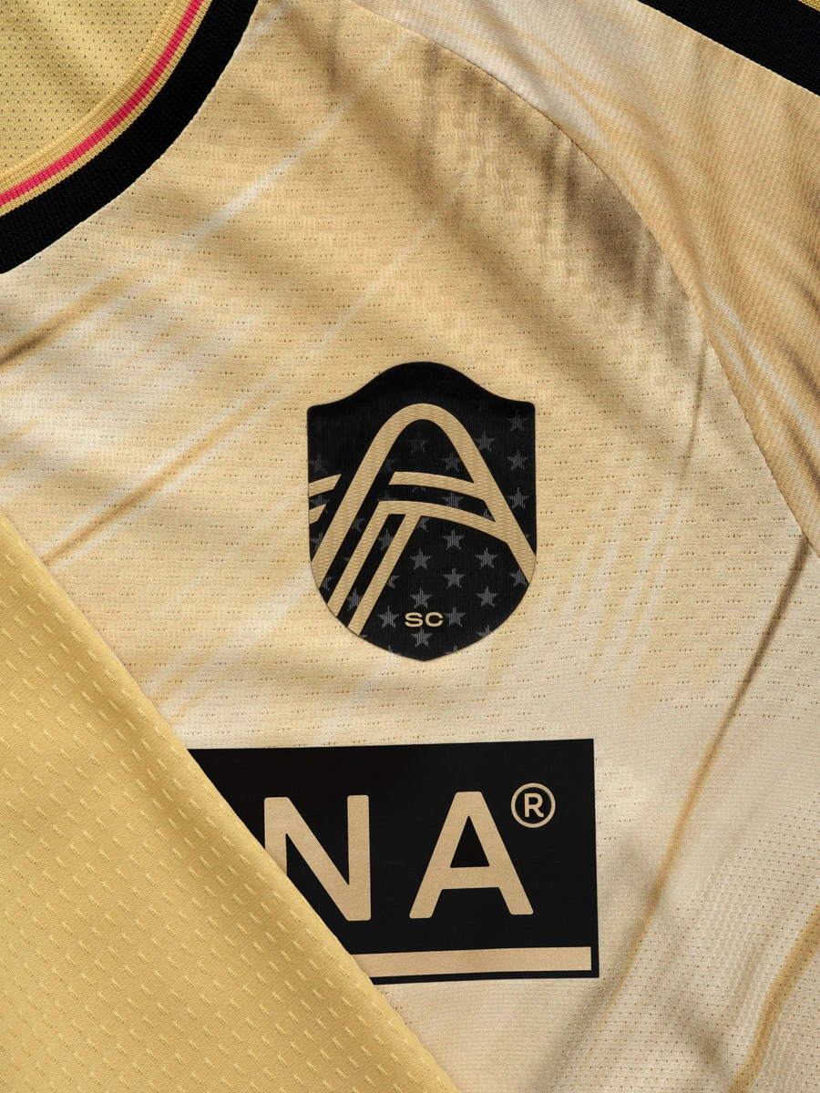 圣路易斯城 2026-27 赛季客场球衣 © 球衫堂 kitstown 圣路易斯城 2026-27 赛季客场球衣 © 球衫堂 kitstown