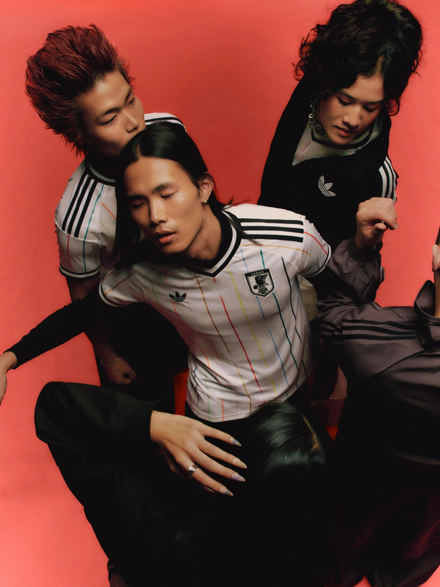 阿迪达斯发布 2026 年世界杯国家队客场球衣 © 球衫堂 kitstown