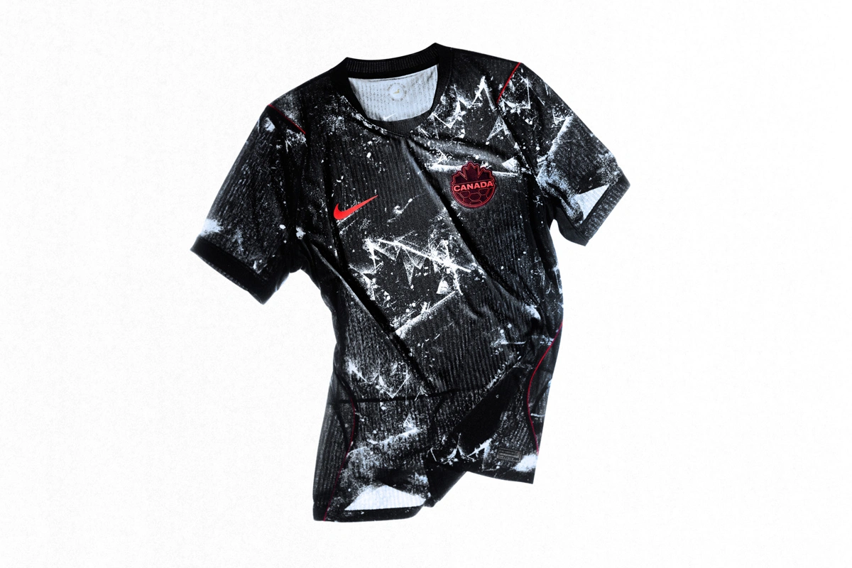 加拿大国家队 2026 世界杯主客场球衣 © 球衫堂 kitstown