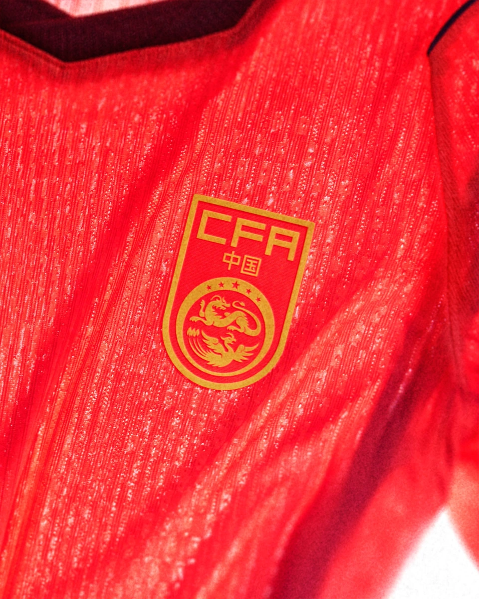 中国国家队 2026-27 赛季主客场球衣 © 球衫堂 kitstown 中国国家队 2026-27 赛季主客场球衣 © 球衫堂 kitstown