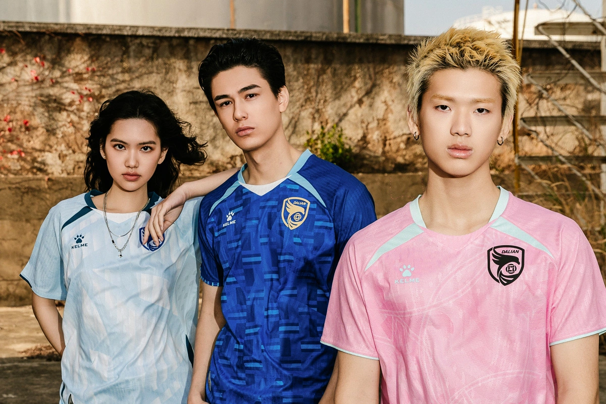 大连鲲城 2026 赛季主客场球衣 © 球衫堂 kitstown 大连鲲城 2026 赛季主客场球衣 © 球衫堂 kitstown