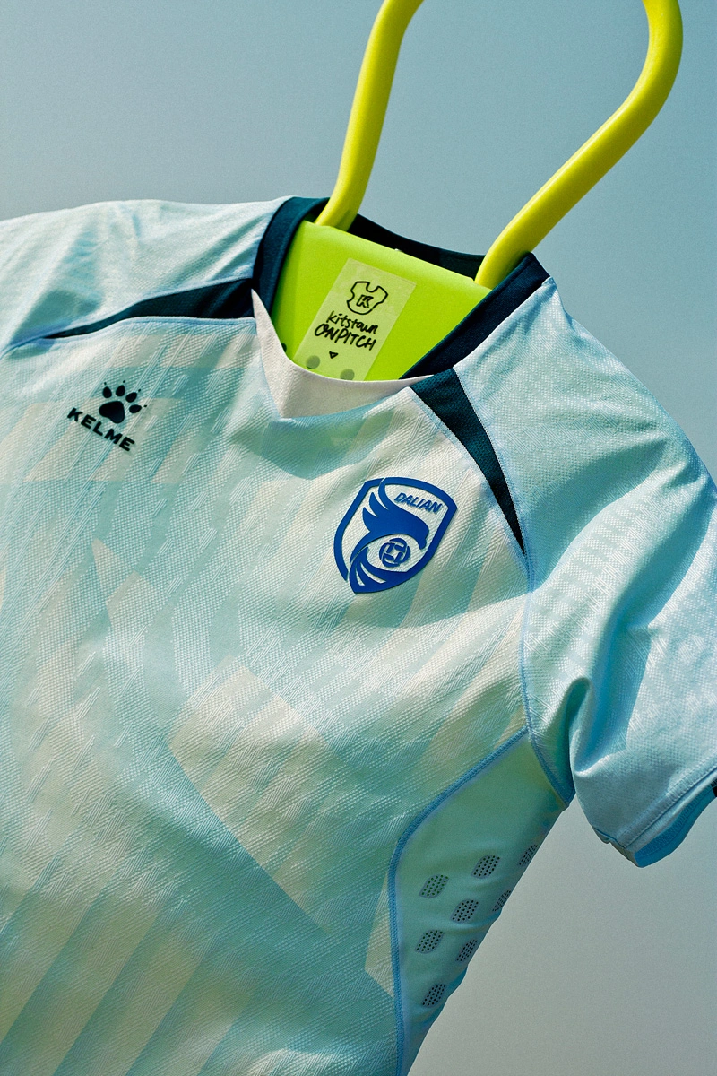 大连鲲城 2026 赛季主客场球衣 © 球衫堂 kitstown 大连鲲城 2026 赛季主客场球衣 © 球衫堂 kitstown