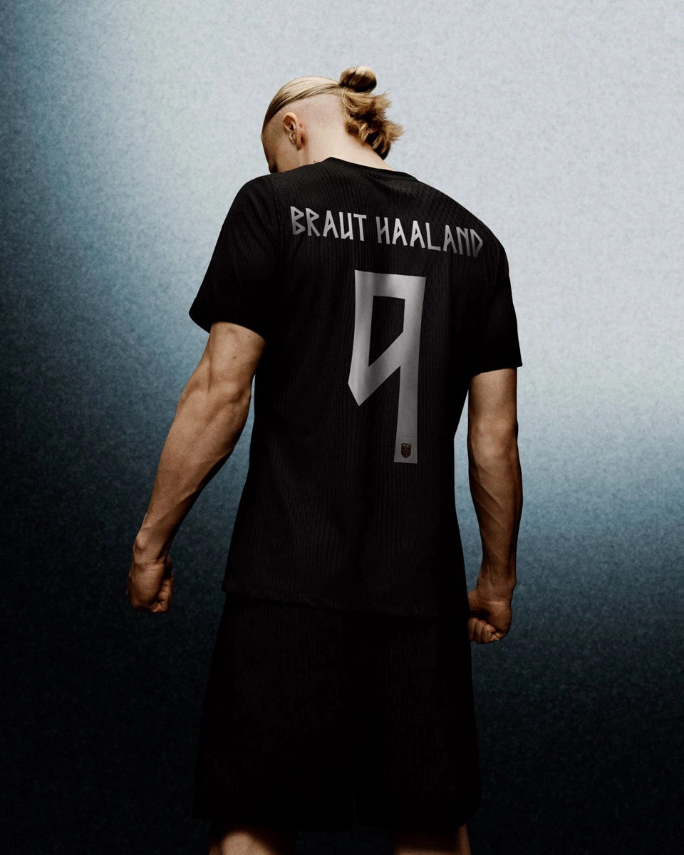 挪威国家队 2026 世界杯主客场球衣 © 球衫堂 kitstown 挪威国家队 2026 世界杯主客场球衣 © 球衫堂 kitstown