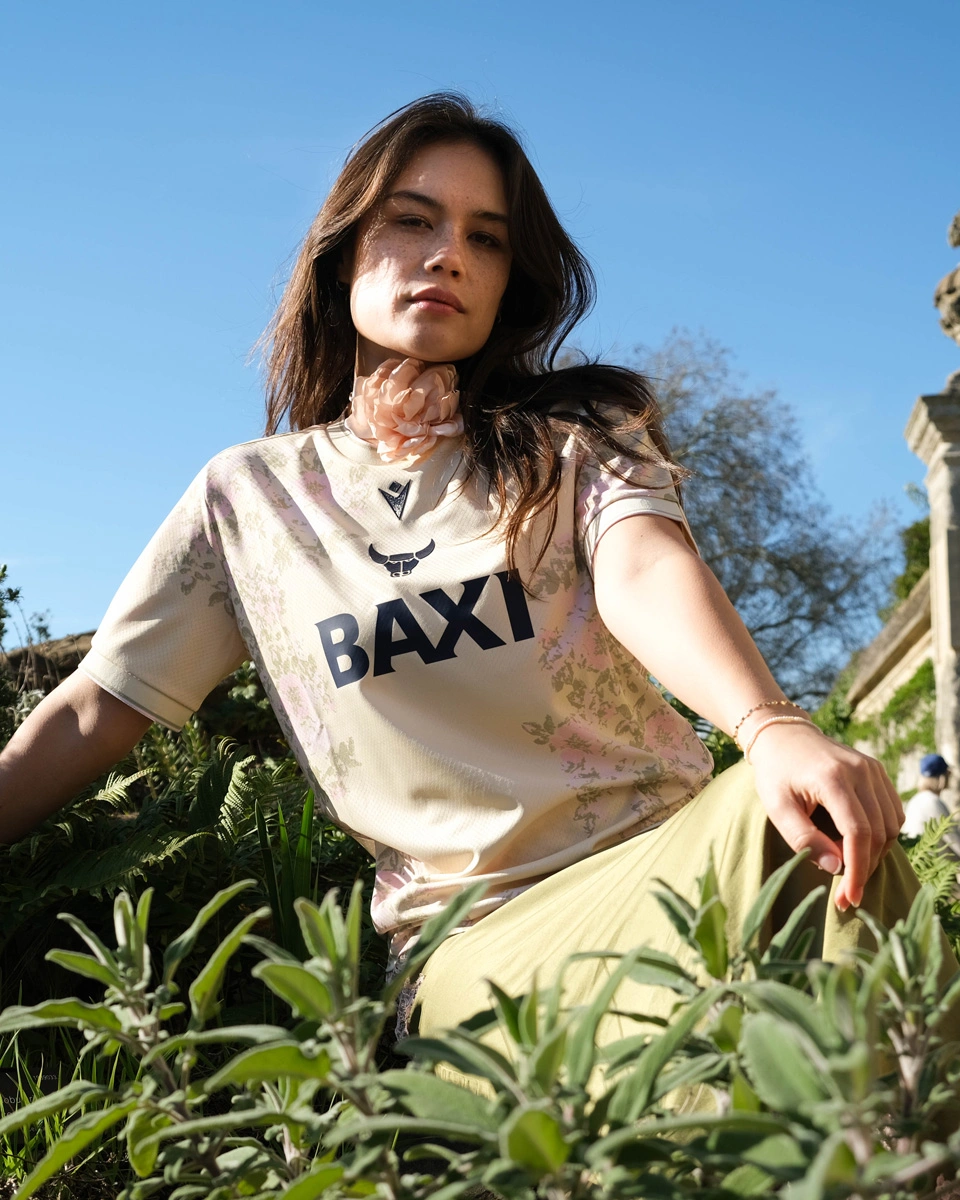 Macron × 牛津联 × 阿什莫利恩博物馆联名球衣 © 球衫堂 kitstown Macron × 牛津联 × 阿什莫利恩博物馆联名球衣 © 球衫堂 kitstown