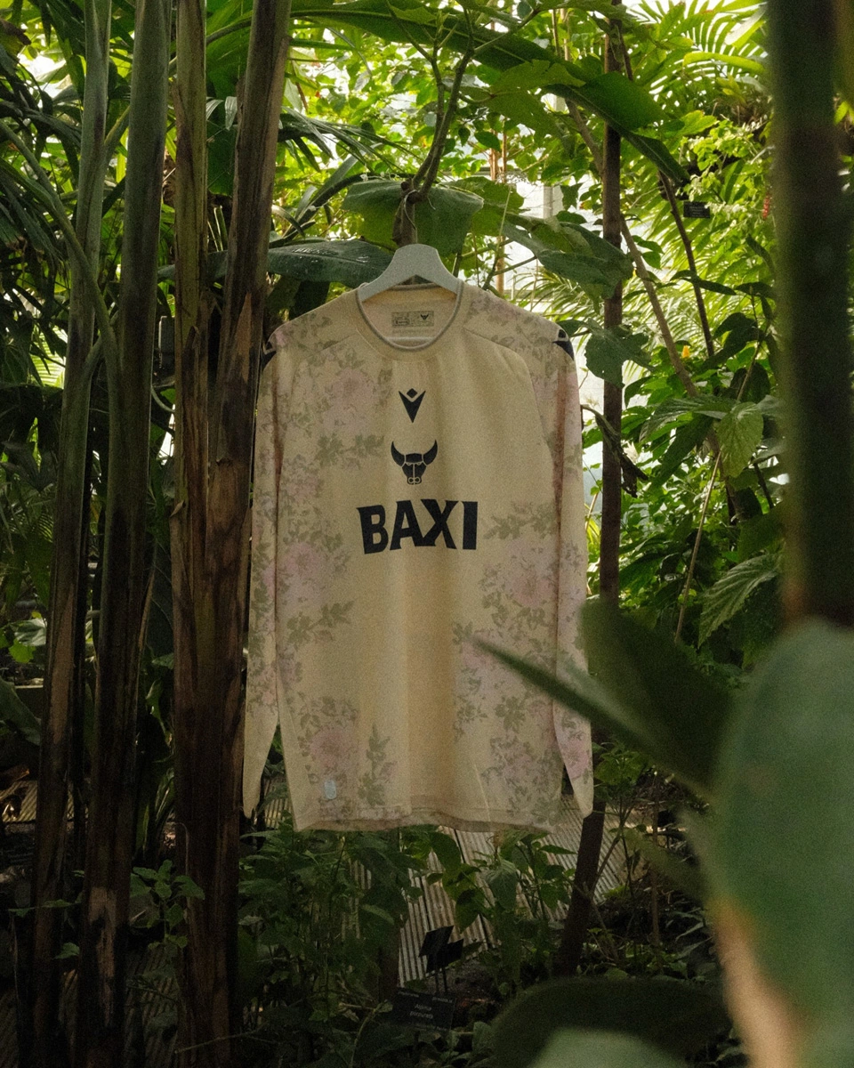 Macron × 牛津联 × 阿什莫利恩博物馆联名球衣 © 球衫堂 kitstown Macron × 牛津联 × 阿什莫利恩博物馆联名球衣 © 球衫堂 kitstown