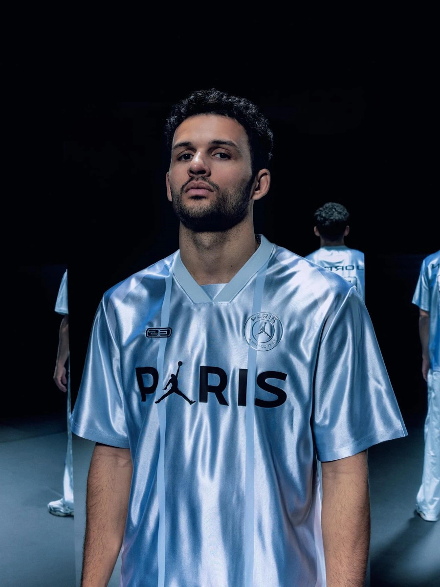 巴黎圣日耳曼 2025-26 赛季暗夜版球衣 © 球衫堂 kitstown