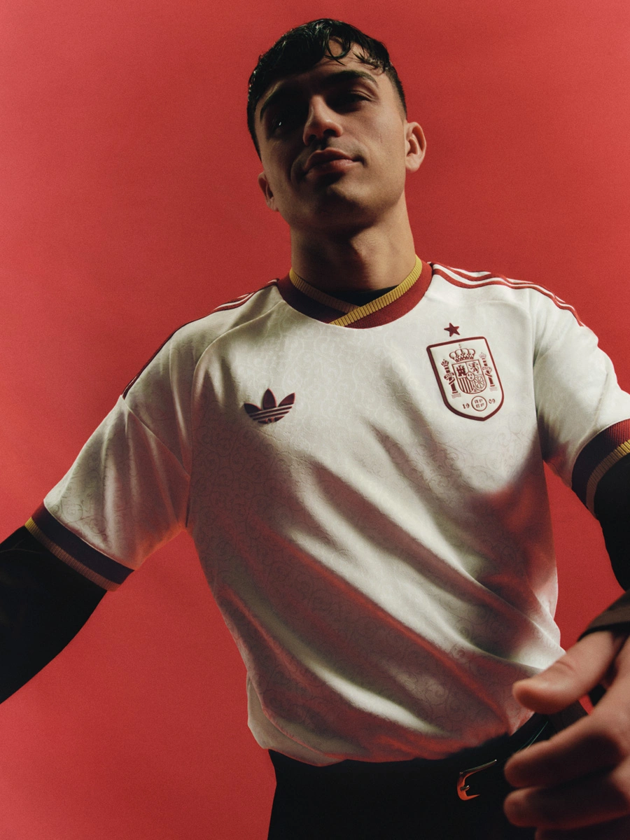 西班牙国家队 2026 世界杯客场球衣 © 球衫堂 kitstown 西班牙国家队 2026 世界杯客场球衣 © 球衫堂 kitstown