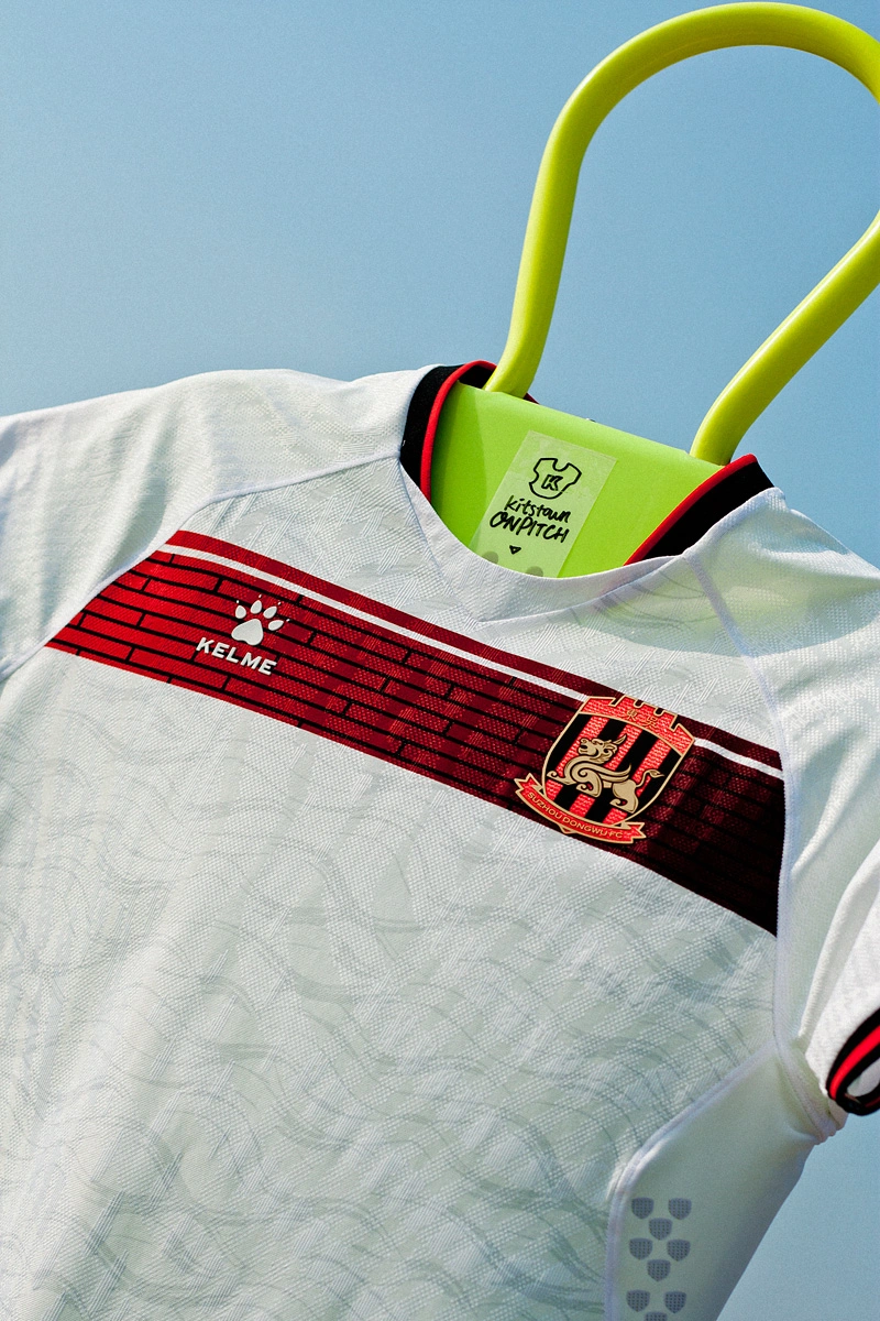 苏州东吴 2026 赛季主客场球衣 © 球衫堂 kitstown 苏州东吴 2026 赛季主客场球衣 © 球衫堂 kitstown