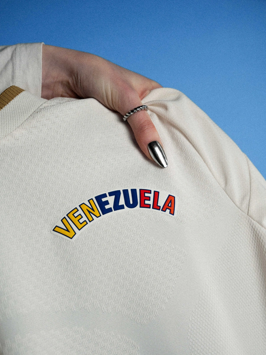 委内瑞拉国家队 2026-27 赛季客场球衣 © 球衫堂 kitstown