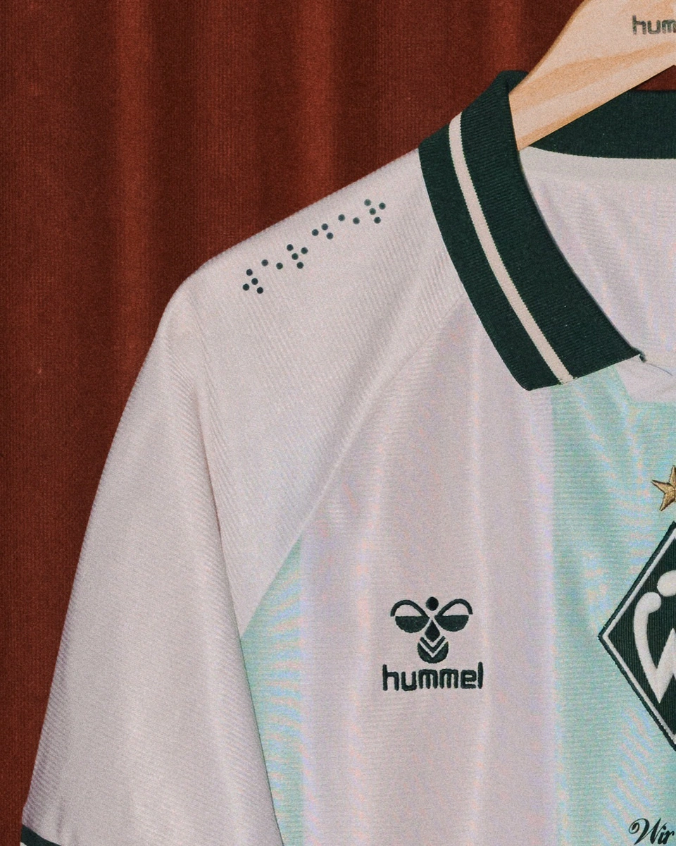 云达不来梅 2025-26 赛季“我们即多样性”特别版球衣 © 球衫堂 kitstown