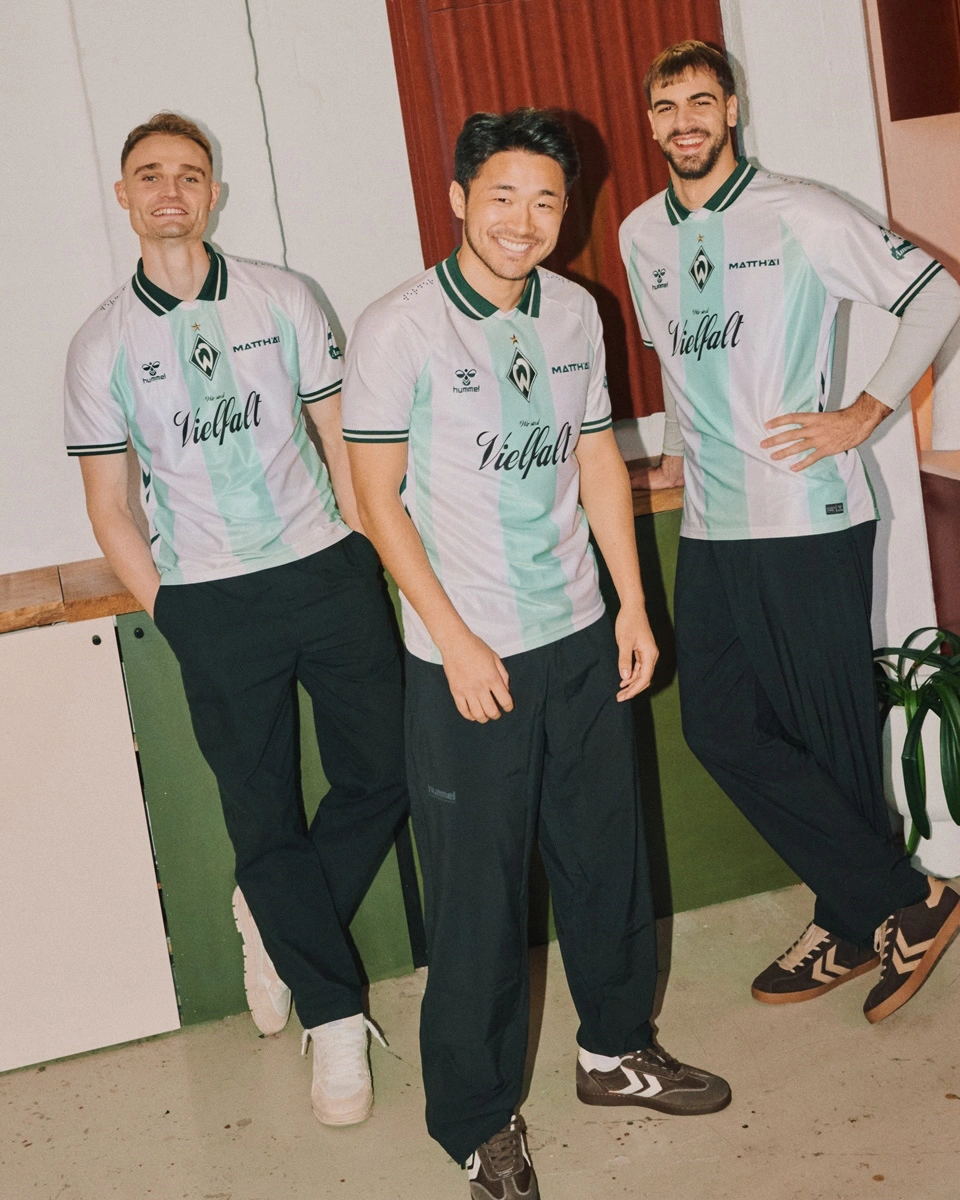 云达不来梅 2025-26 赛季“我们即多样性”特别版球衣 © 球衫堂 kitstown