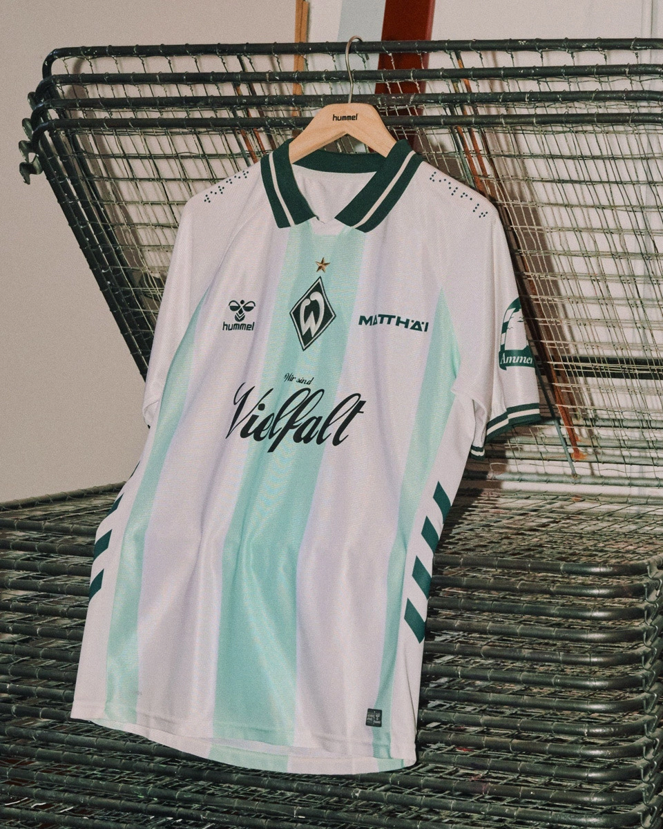 云达不来梅 2025-26 赛季“我们即多样性”特别版球衣 © 球衫堂 kitstown