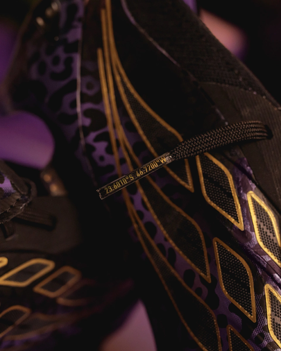 阿迪达斯发布卡卡专属签名款 PREDATOR 战靴 © 球衫堂 kitstown