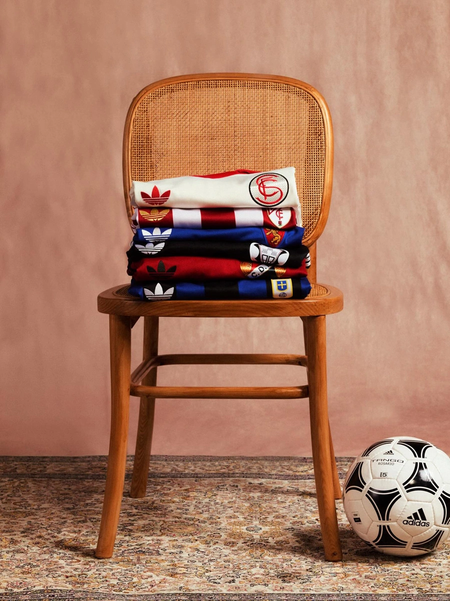 adidas × 西甲联赛 2025-26 赛季“复古比赛日”球衣 © 球衫堂 kitstown adidas × 西甲联赛 2025-26 赛季“复古比赛日”球衣 © 球衫堂 kitstown