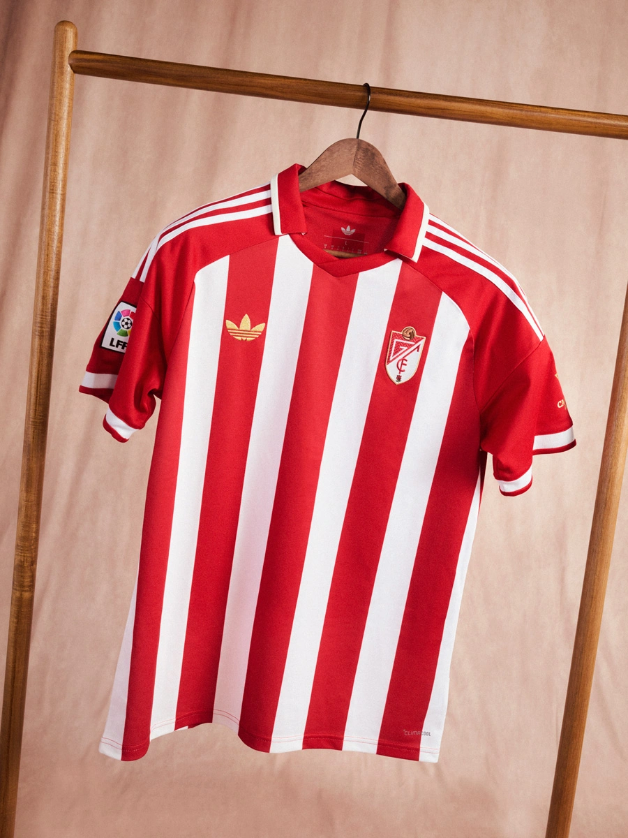 adidas × 西甲联赛 2025-26 赛季“复古比赛日”球衣 © 球衫堂 kitstown adidas × 西甲联赛 2025-26 赛季“复古比赛日”球衣 © 球衫堂 kitstown