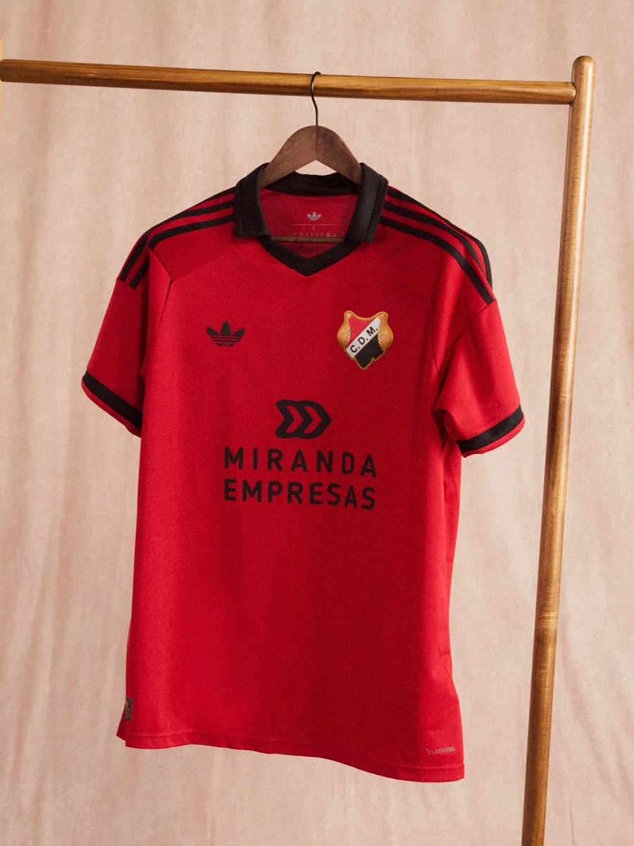 adidas × 西甲联赛 2025-26 赛季“复古比赛日”球衣 © 球衫堂 kitstown adidas × 西甲联赛 2025-26 赛季“复古比赛日”球衣 © 球衫堂 kitstown