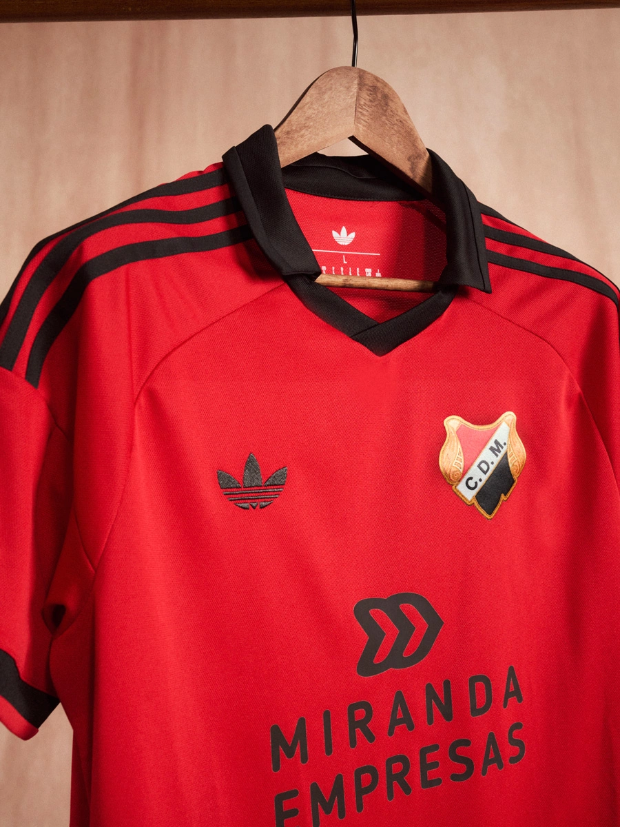 adidas × 西甲联赛 2025-26 赛季“复古比赛日”球衣 © 球衫堂 kitstown adidas × 西甲联赛 2025-26 赛季“复古比赛日”球衣 © 球衫堂 kitstown