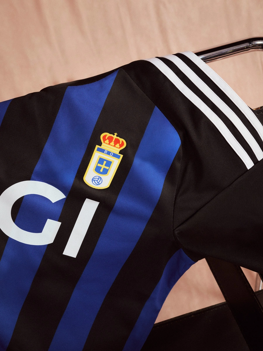 adidas × 西甲联赛 2025-26 赛季“复古比赛日”球衣 © 球衫堂 kitstown adidas × 西甲联赛 2025-26 赛季“复古比赛日”球衣 © 球衫堂 kitstown