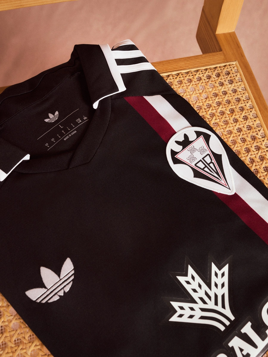 adidas × 西甲联赛 2025-26 赛季“复古比赛日”球衣 © 球衫堂 kitstown adidas × 西甲联赛 2025-26 赛季“复古比赛日”球衣 © 球衫堂 kitstown