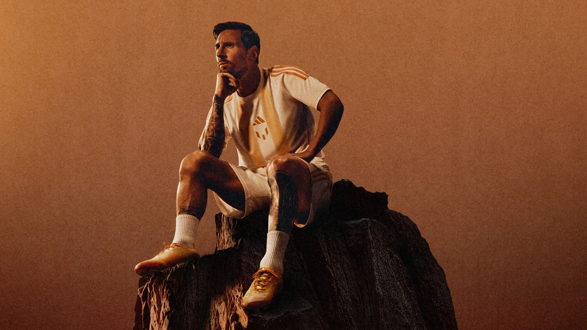 阿迪达斯发布梅西系列 F50 “鎏金时刻”配色战靴 © 球衫堂 kitstown 阿迪达斯发布梅西系列 F50 “鎏金时刻”配色战靴 © 球衫堂 kitstown