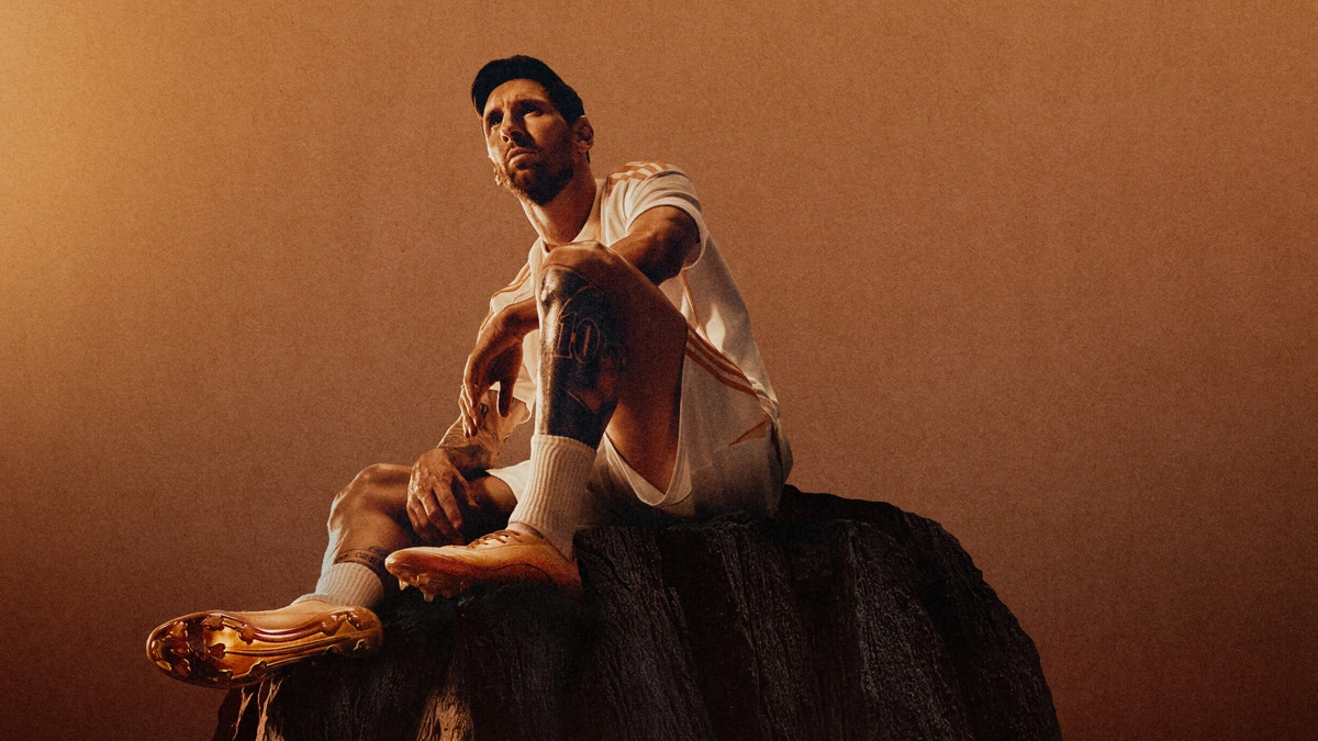 阿迪达斯发布梅西系列 F50 “鎏金时刻”配色战靴 © 球衫堂 kitstown 阿迪达斯发布梅西系列 F50 “鎏金时刻”配色战靴 © 球衫堂 kitstown