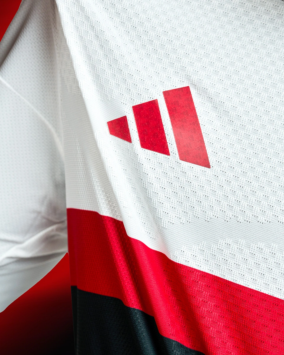 弗拉门戈 2026 赛季“第一白色战袍（Manto 1 Branco）” © 球衫堂 kitstown